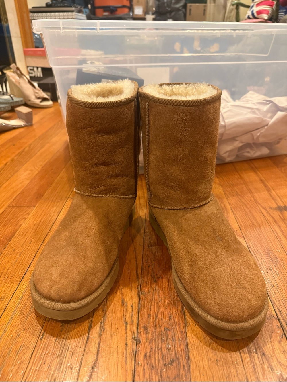 UGG Australia Classic Short Boots Womens 10 Chestnut Suede Sheepskin Lined